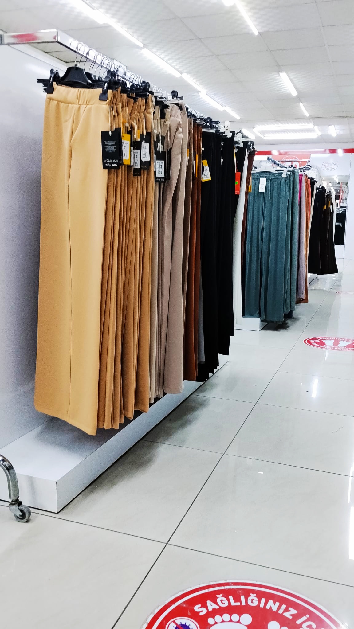 Butik Yasemin Konya ürün mağaza vitrin görseli